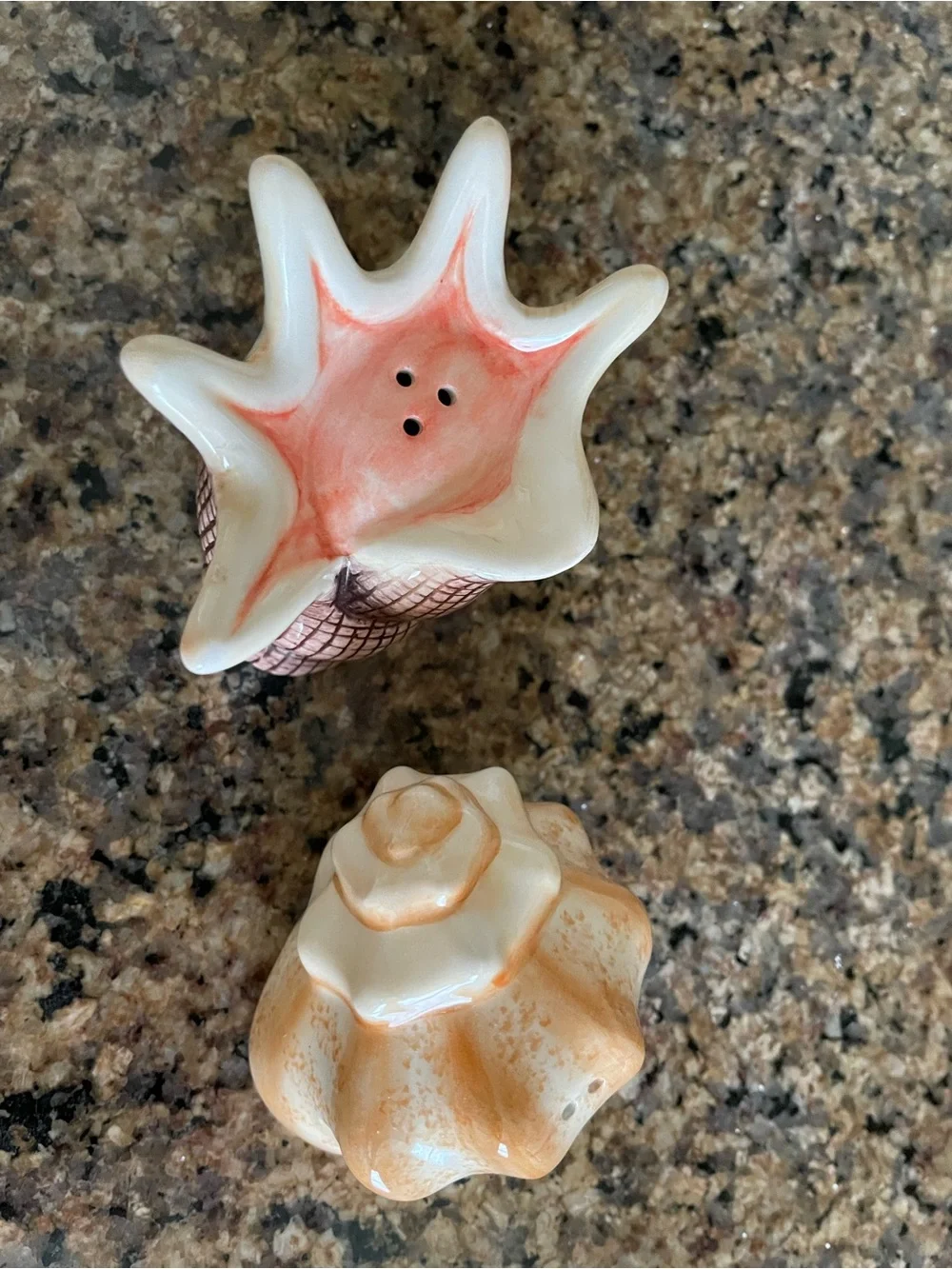Set of Vintage Ceramic Seashell Salt & Pepper Shakers Set Coastal Beach Decor